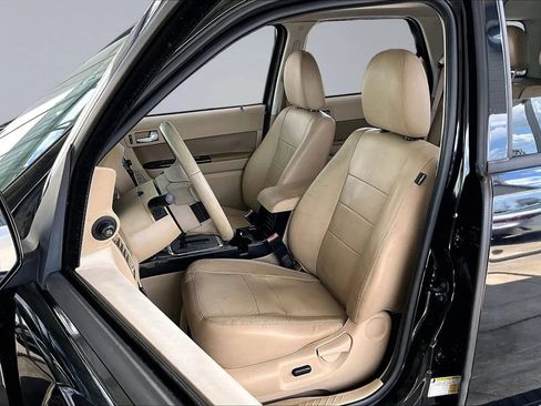 Used 2010 Ford Escape Limited AWD/4WD image 17