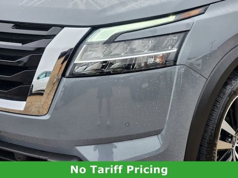 Used 2024 Nissan Pathfinder Platinum w/ Cargo Package FWD image 6