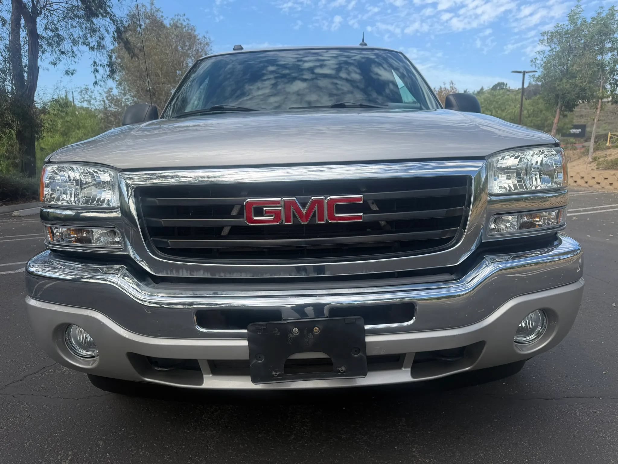 Used 2005 GMC Sierra 1500 SLE w/ Light Duty Power Package AWD/4WD image 8