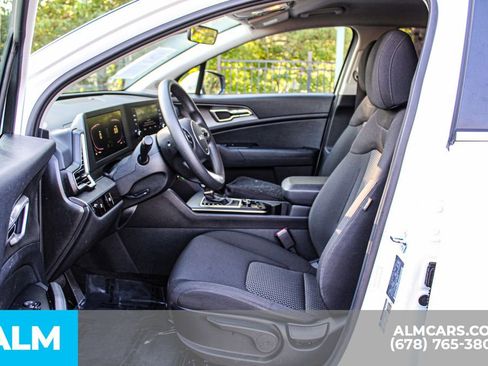 Used 2025 Kia Sportage LX FWD image 17