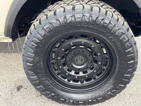 New 2025 Ford Bronco 2-Door image 5