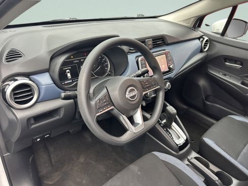 Used 2025 Nissan Versa SV FWD image 13