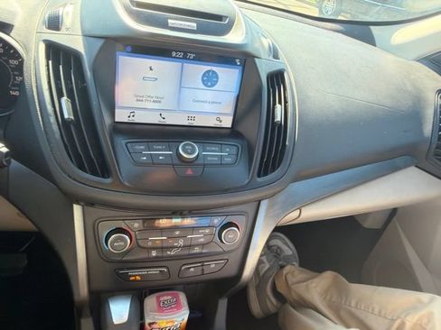 Used 2017 Ford Escape SE w/ Equipment Group 201A FWD image 10