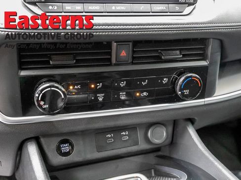 Used 2024 Nissan Rogue S FWD image 19