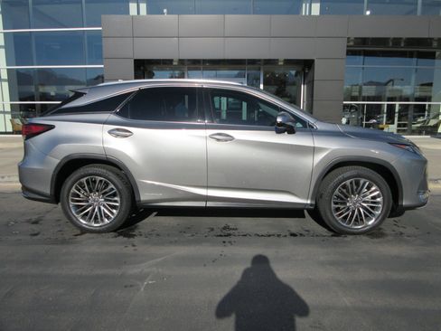 Used 2021 Lexus RX 450h AWD w/ Luxury Package image 11