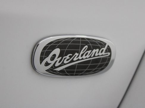 Used 2015 Jeep Grand Cherokee Overland image 41