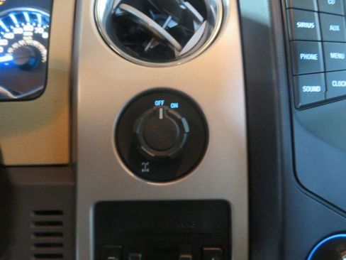 Used 2013 Ford F150 XLT w/ Mid Equipment Group image 39