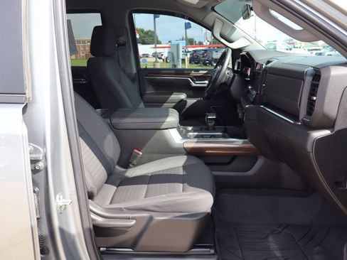 Used 2023 Chevrolet Silverado 1500 RST w/ Redline Edition AWD/4WD image 12