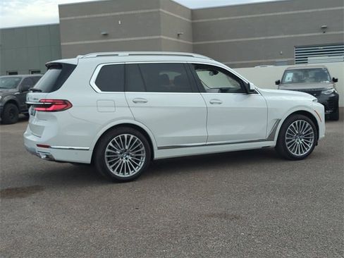 New 2026 BMW X7 xDrive40i w/ Premium Package image 5
