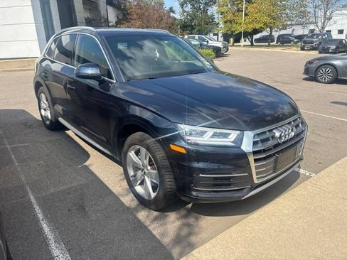 Used 2019 Audi Q5 2.0T Premium Plus w/ Premium Plus Package AWD/4WD image 2