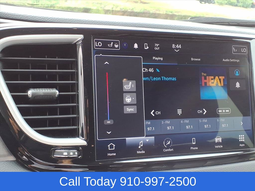 Used 2024 Chrysler Pacifica Touring-L FWD image 16