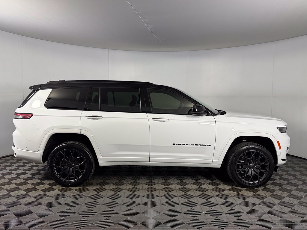 Used 2025 Jeep Grand Cherokee L Summit w/ Obsidian Package AWD/4WD image 5
