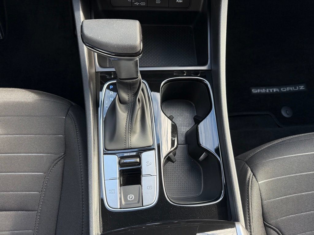 Certified 2025 Hyundai Santa Cruz SE FWD image 22