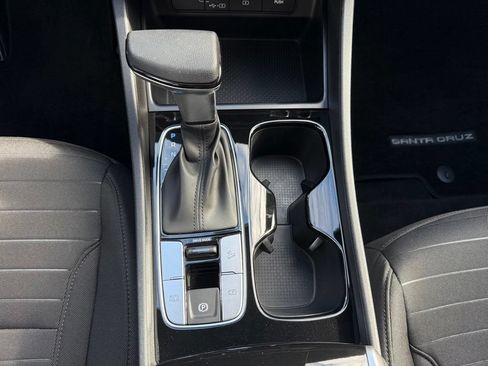 Certified 2025 Hyundai Santa Cruz SE FWD image 22