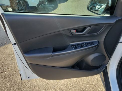 Used 2023 Hyundai Kona SE AWD/4WD image 15