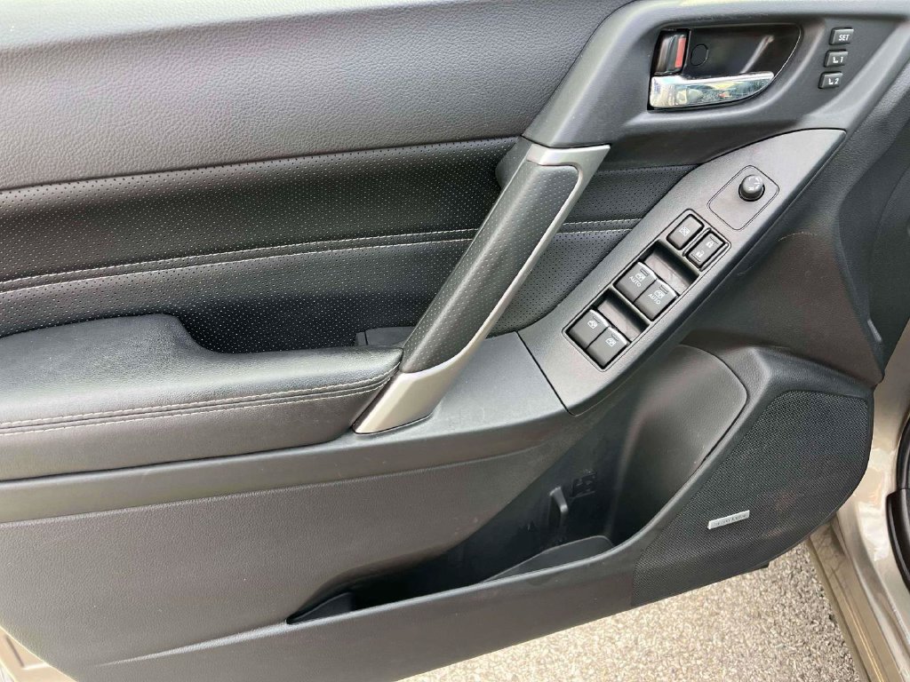 Used 2018 Subaru Forester 2.5i Touring AWD/4WD image 13