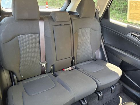 Used 2025 Kia Sportage LX FWD image 37