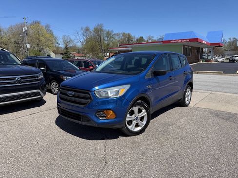 Used 2017 Ford Escape S image 1