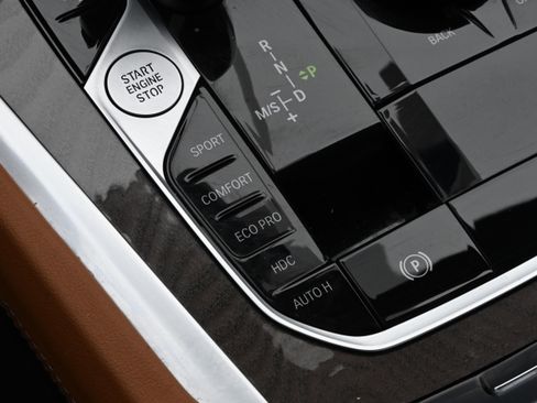 Certified 2023 BMW X6 xDrive40i w/ Parking Assistance Package image 21