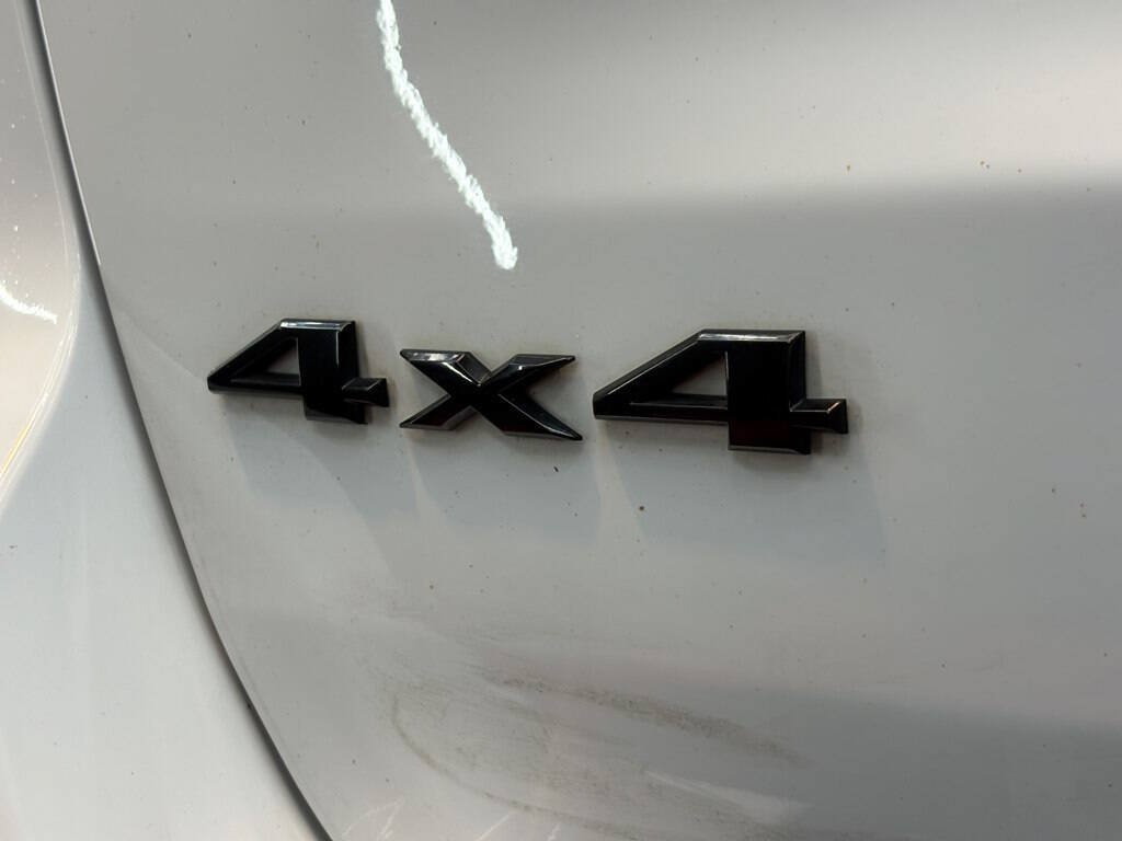 Used 2018 Jeep Grand Cherokee Altitude AWD/4WD image 31