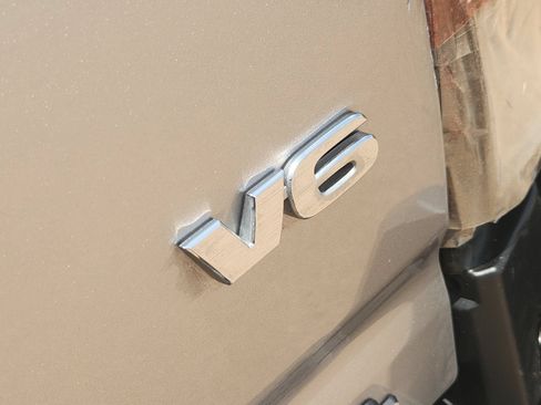 Used 2023 Toyota Tacoma SR AWD/4WD image 17
