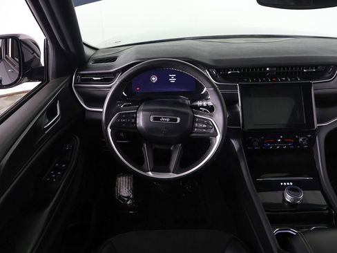 Used 2023 Jeep Grand Cherokee Altitude AWD/4WD image 36