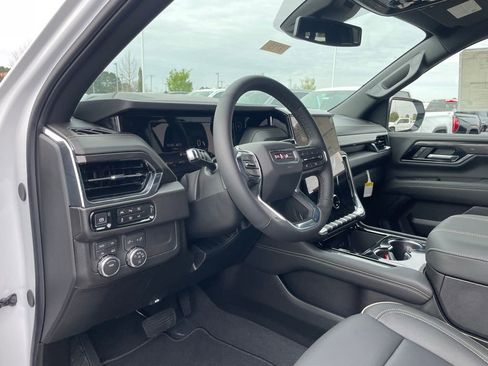 New 2026 GMC Yukon XL Elevation image 10