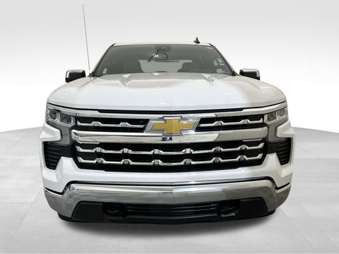 Used 2025 Chevrolet Silverado 1500 LT image 10