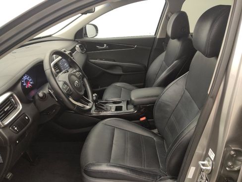Used 2017 Kia Sorento EX image 17