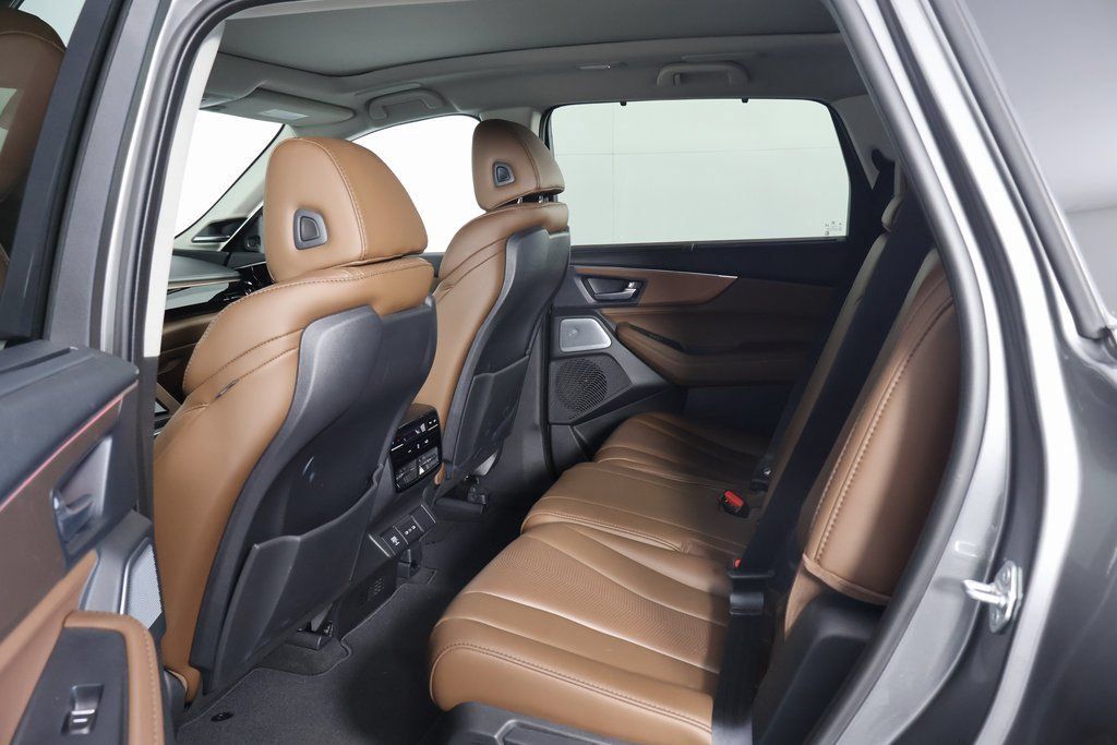 Used 2025 Acura MDX w/ Technology Package FWD image 10