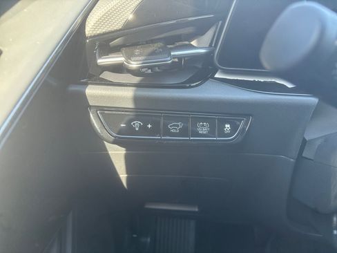 New 2026 Kia Niro EX FWD image 21