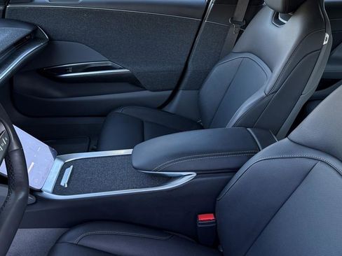 Used 2024 Lucid Air Touring image 27