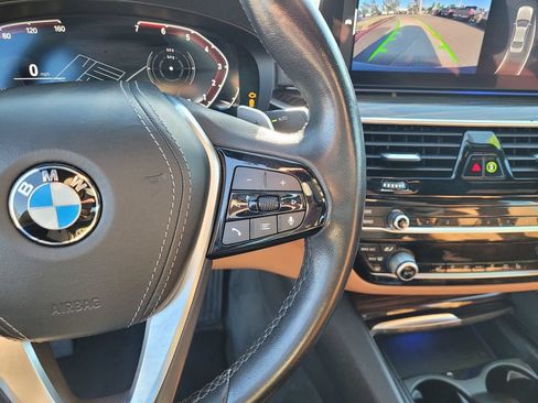 Used 2021 BMW 530i w/ Premium Package RWD image 23