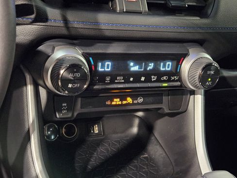 Certified 2025 Toyota RAV4 SE AWD/4WD image 31