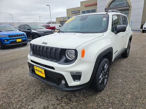 Used 2021 Jeep Renegade Latitude w/ Luxury Group II image 2