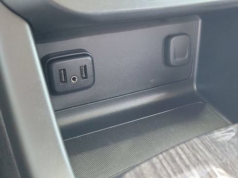 Used 2022 Chevrolet Colorado LT w/ Luxury Package RWD image 27