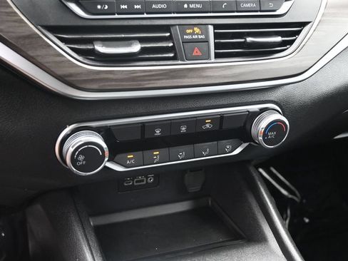 Used 2025 Nissan Altima 2.5 SV FWD image 16