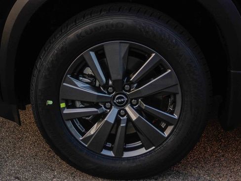 New 2025 Nissan Pathfinder SV w/ Black Appearance Package image 11