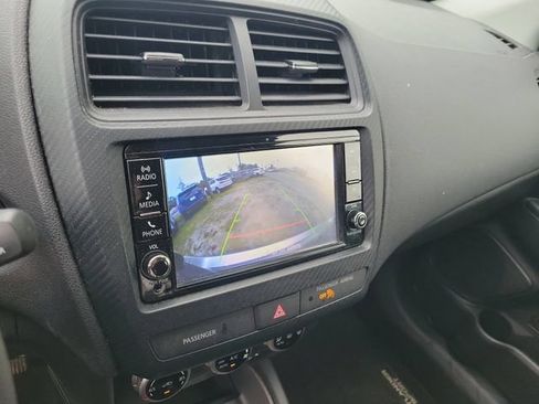 Used 2024 Mitsubishi Outlander Sport ES AWD/4WD image 21