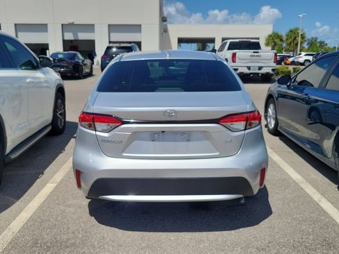 Used 2021 Toyota Corolla LE w/ LE Convenience Package FWD image 12