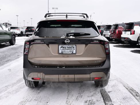 New 2026 Nissan Kicks SV image 7