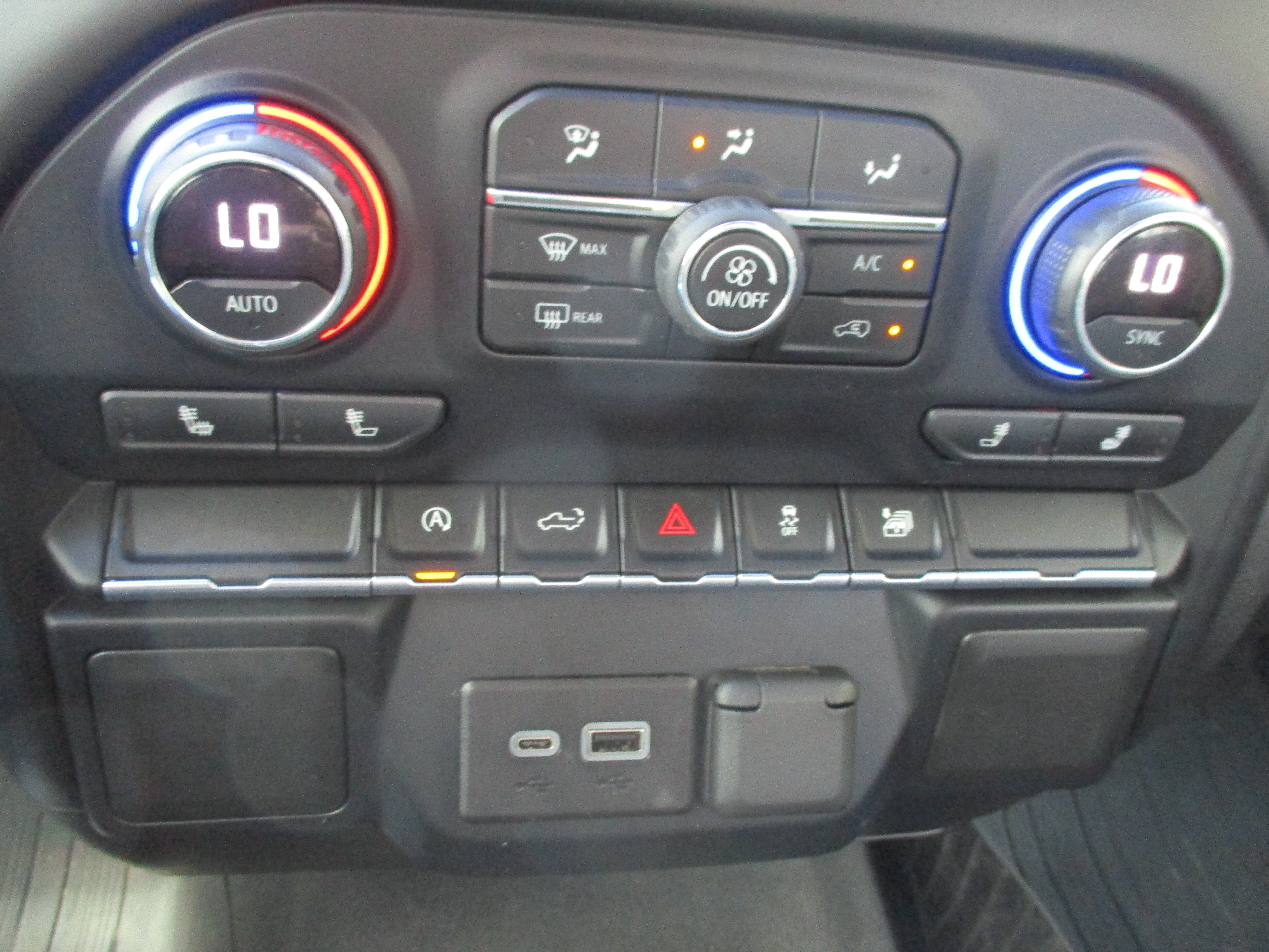 Used 2021 Chevrolet Silverado 1500 RST AWD/4WD image 13