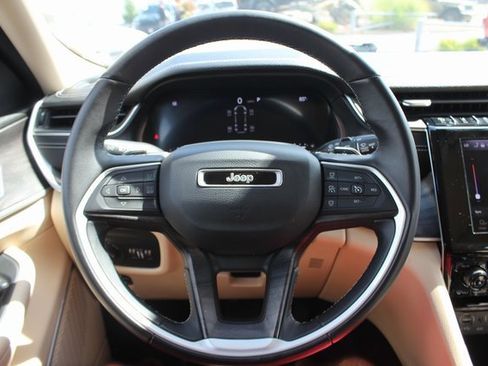 Used 2022 Jeep Grand Cherokee Limited image 14