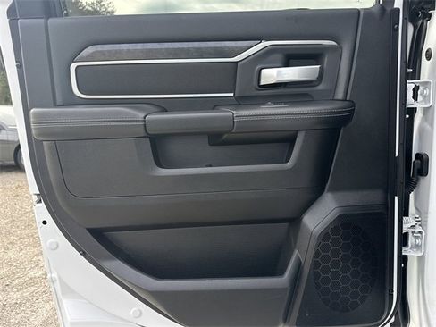 Used 2024 RAM 2500 Big Horn w/ Bed Utility Group image 20