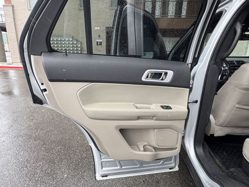 Used 2015 Ford Explorer XLT w/ Equipment Group 202B image 29