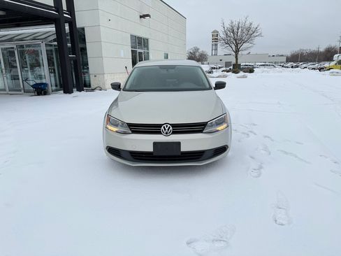 Used 2012 Volkswagen Jetta S image 2