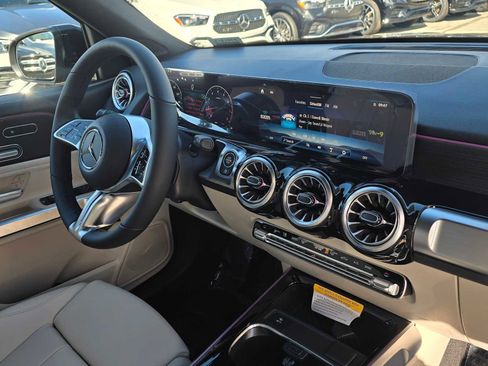 New 2026 Mercedes-Benz GLB 250 image 9