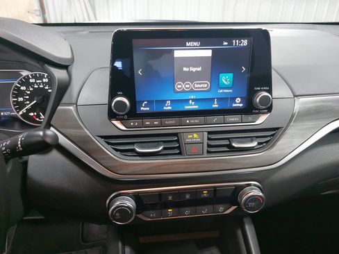 Certified 2025 Nissan Altima 2.5 SV FWD image 20
