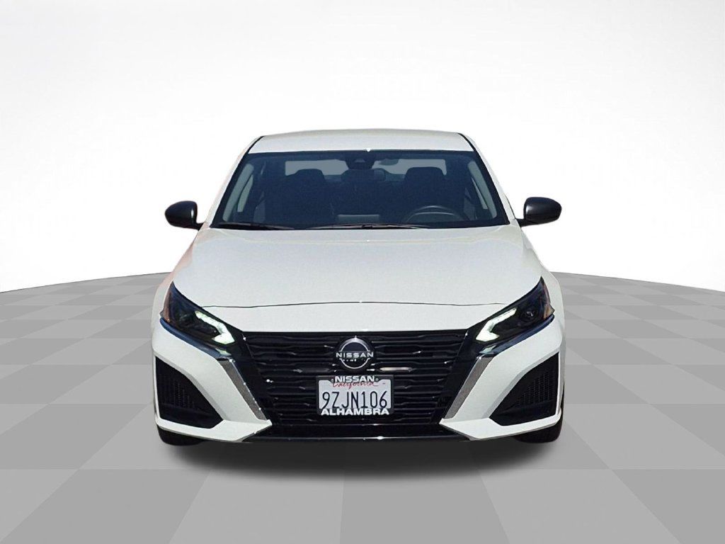 Certified 2025 Nissan Altima 2.5 S FWD image 2
