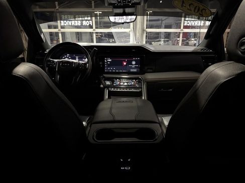 Used 2024 GMC Sierra 3500 AT4 w/ AT4 Premium Plus Package image 17